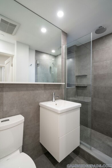 Building Photo - 19A Forest St