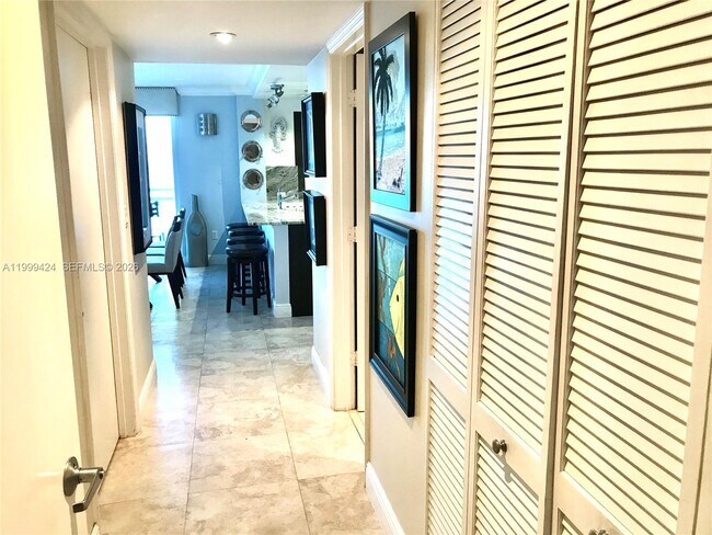 Building Photo - 6917 Collins Ave