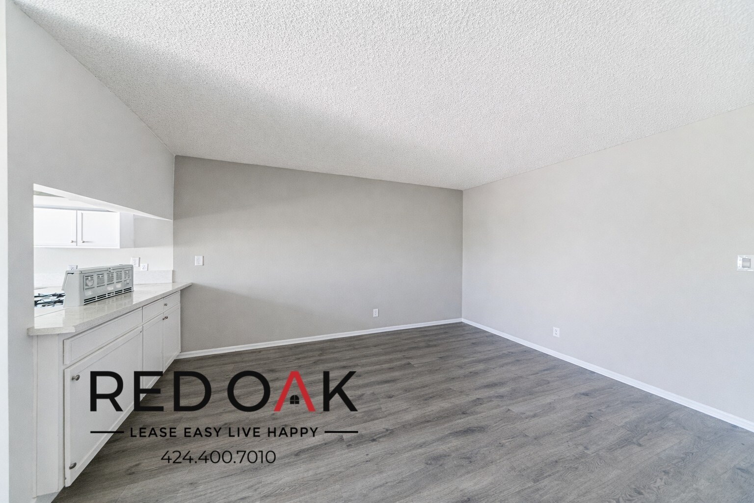 Building Photo - 8614 Woodley Ave