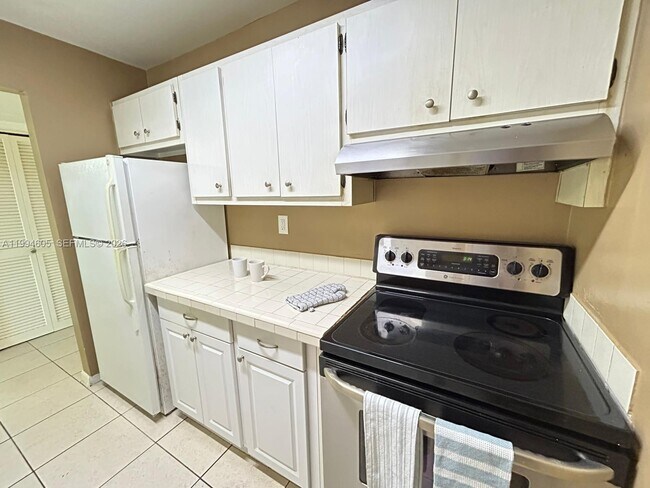 Building Photo - 7483 SW 82nd St