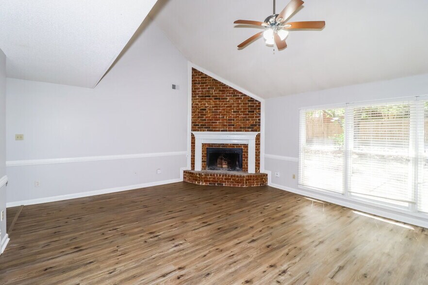 Building Photo - 8815 Chimneyrock Blvd.
