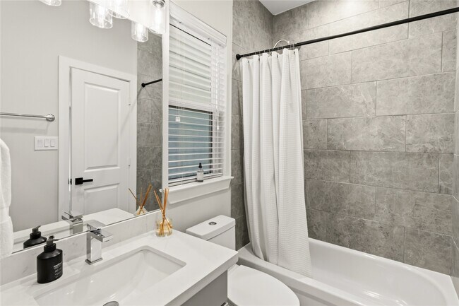 Building Photo - 4905 Avenue J Ave