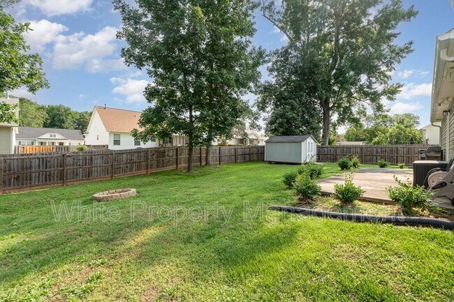 Building Photo - 4244 Cornelia Ln