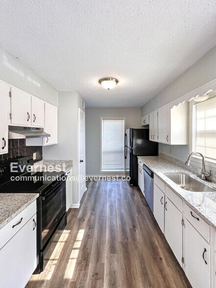 Building Photo - 6630 Hampstead Cove