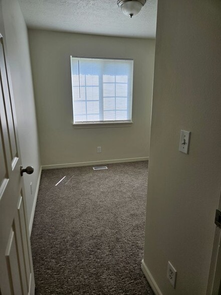 Building Photo - 1356 S 30 E