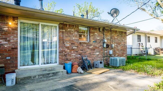 Building Photo - 9720 Brooks Ln