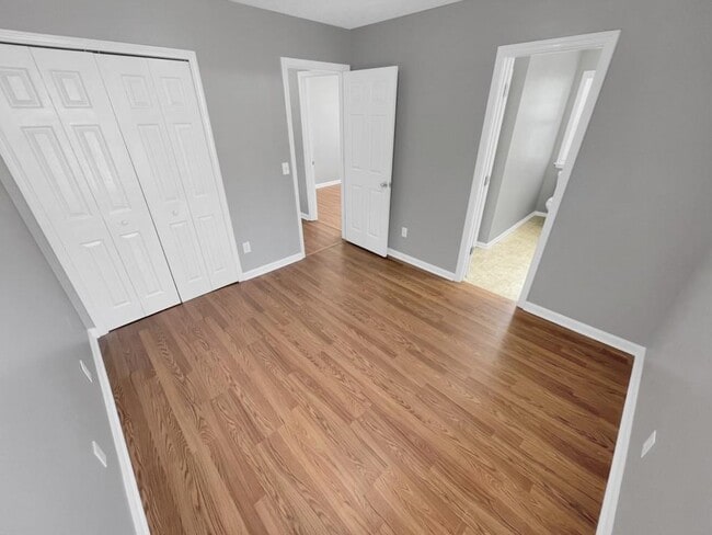 Building Photo - 1926 Leacroft Ct