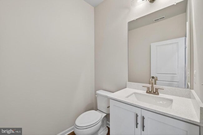 Building Photo - 2914 Lewis and Clark Ave