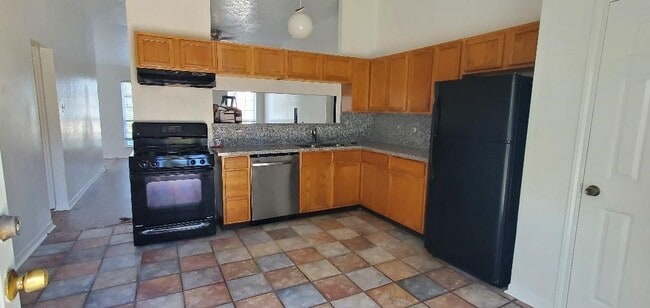 Building Photo - 1810 Oakwell Ln