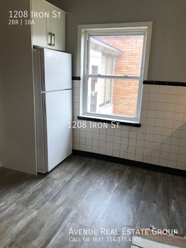 Building Photo - 1208 Iron St-