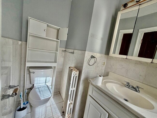 Building Photo - 162 South St