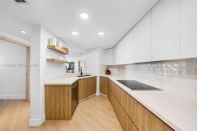 Building Photo - 701 Brickell Key Blvd