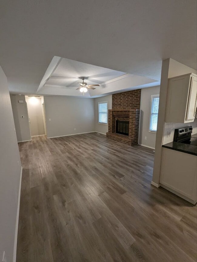 Building Photo - Kickapoo High District w/ Walk-In-Closet