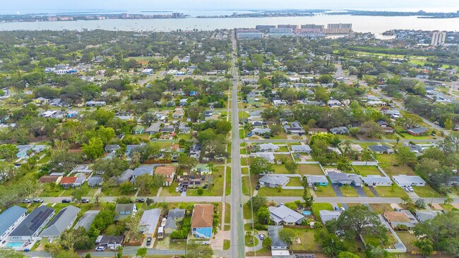 Building Photo - 1826 58th St S