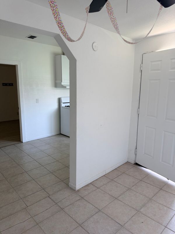 Building Photo - 15722 Larch Ave