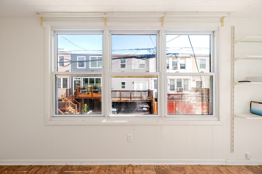 Building Photo - 1109 Abbey Pl NE