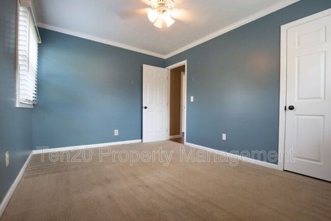 Building Photo - 2813 Edgewood Rd