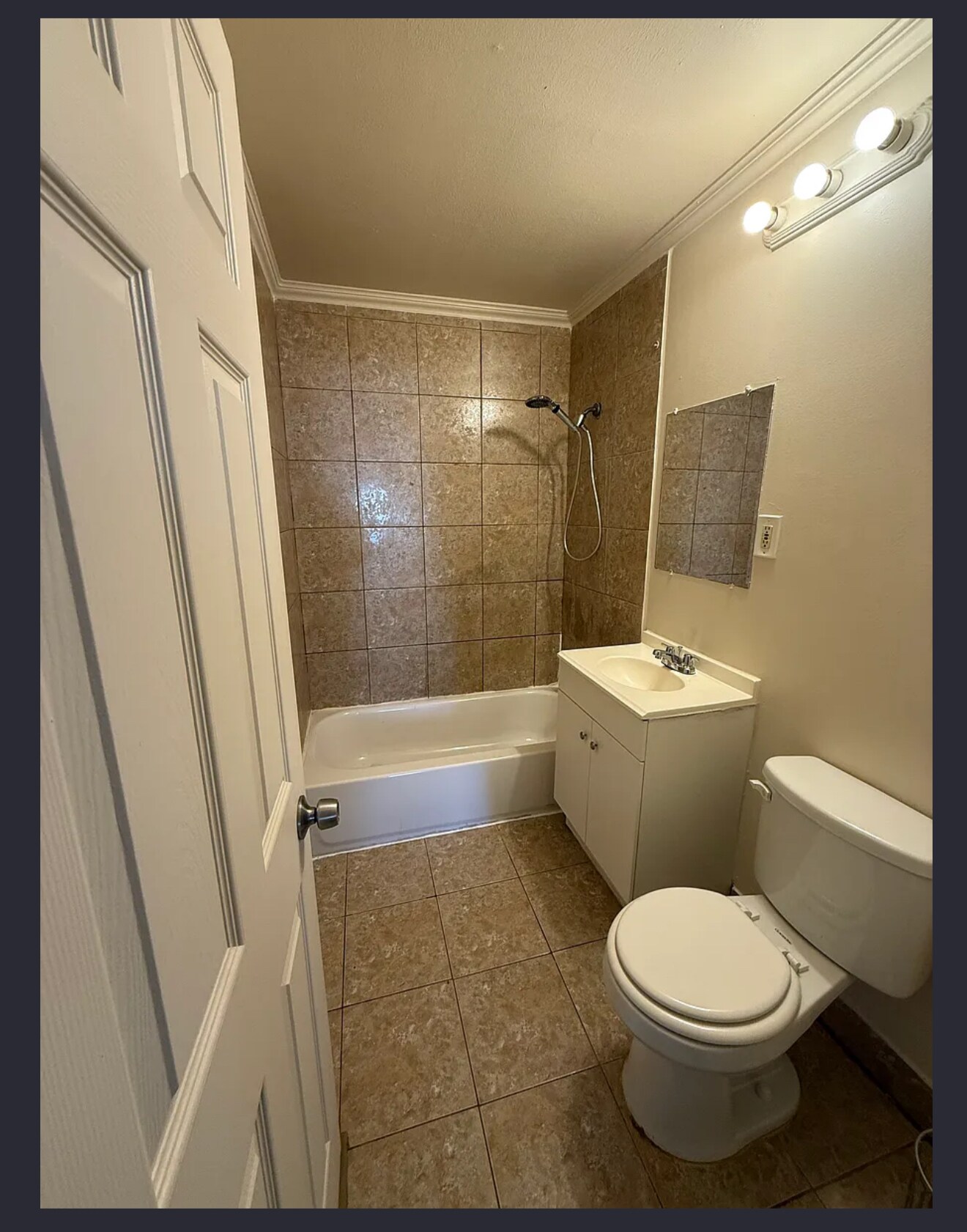 Barhroom - 11260 Jackson Ave