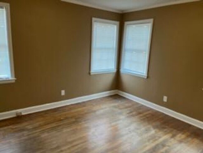 Building Photo - Under Repair