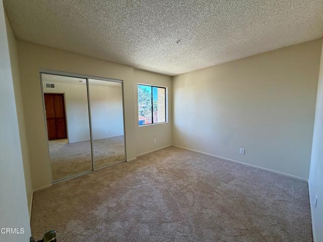 Building Photo - 1425 Bank St