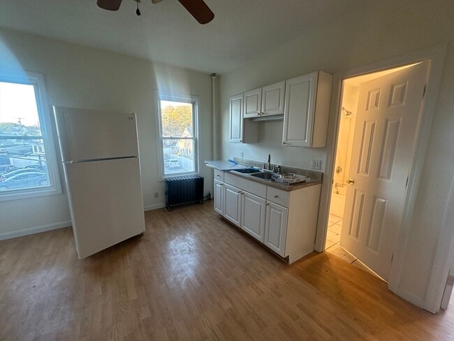 Building Photo - 394 Hollis St