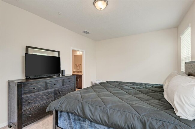 Building Photo - 8382 Enclave Way