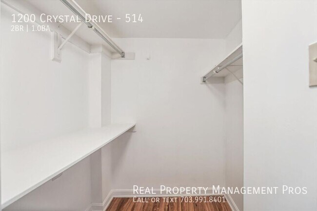 Building Photo - 1200 Crystal Dr