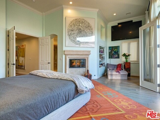 Building Photo - 129 Channel Pointe Mall