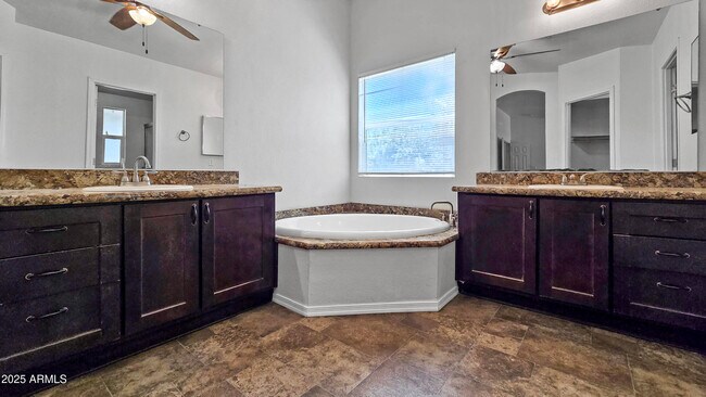 Building Photo - 7408 S 197th Dr