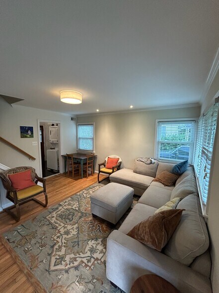 Living Room - 6621 Cavalier Dr