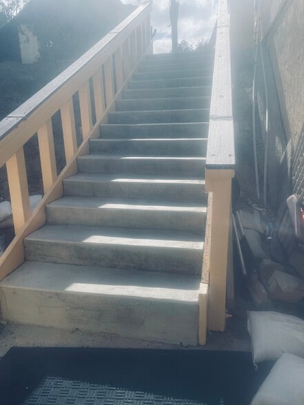 Building Photo - 321 Greenwood Pl