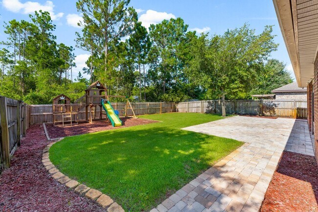 Building Photo - 132 Whispering Lake Dr