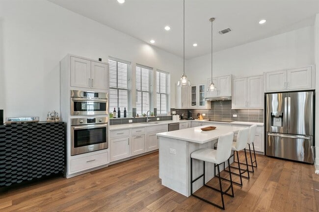 Building Photo - 4501 Night Owl Ln