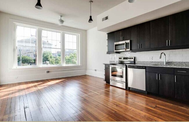 Primary Photo - Adams Jefferson Apartments