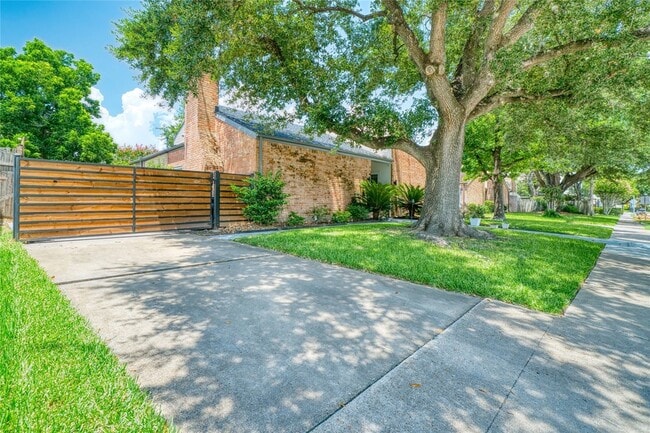 Building Photo - 7606 Portal Dr
