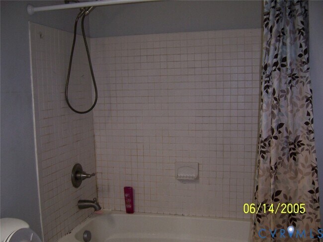 Building Photo - 712 N 24th St