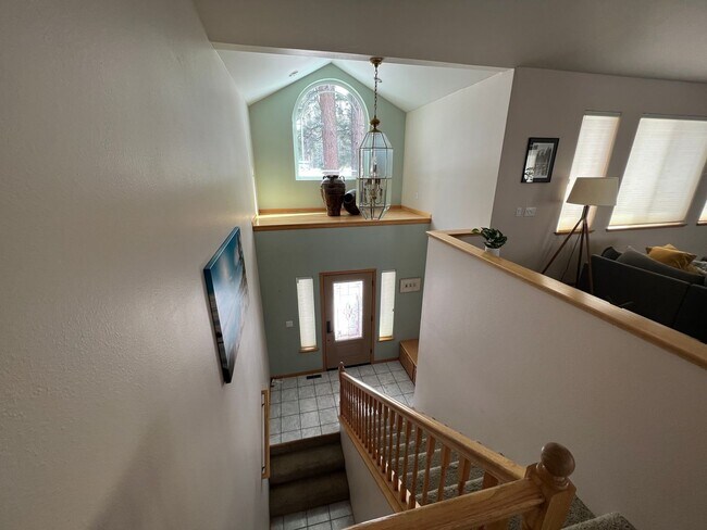 Building Photo - Beautiful Angora Ridge Views - Lovely Spacious Home
