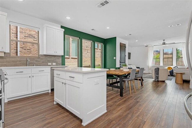 Building Photo - 233 Bridgewater Ave