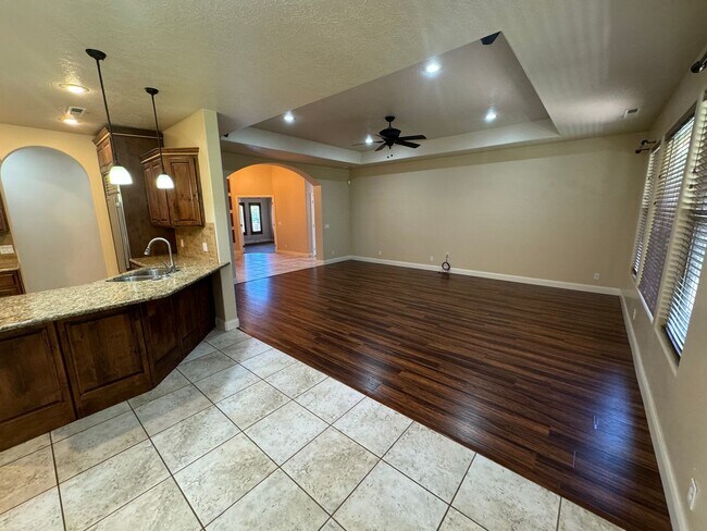 Building Photo - Great Home in LITTLE VALLEY!!!  Large yard!