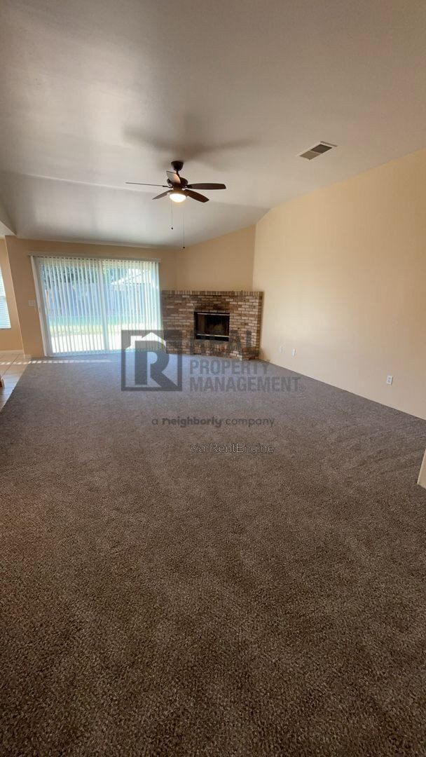 Building Photo - 9913 Pavilion Dr