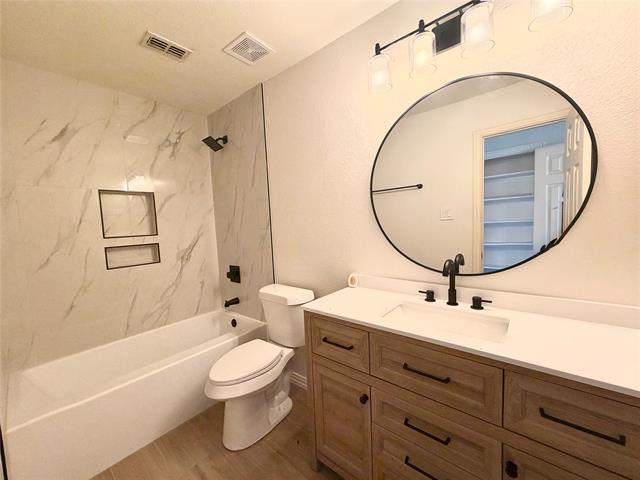 Building Photo - 7236 Tolosa