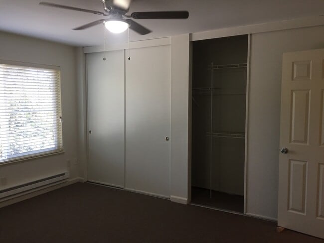 Building Photo - 44-2201