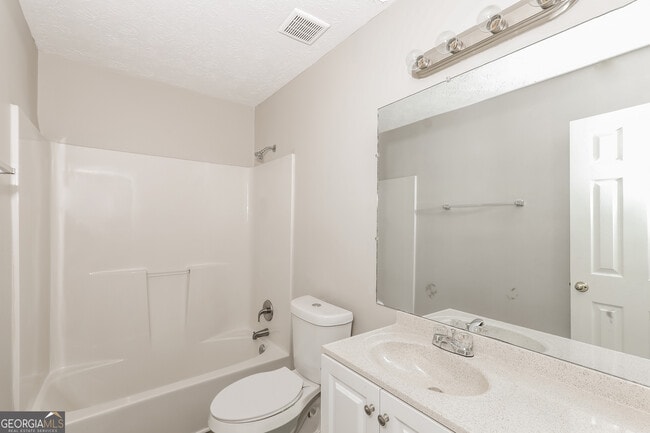 Building Photo - 8304 Beechwood Trce