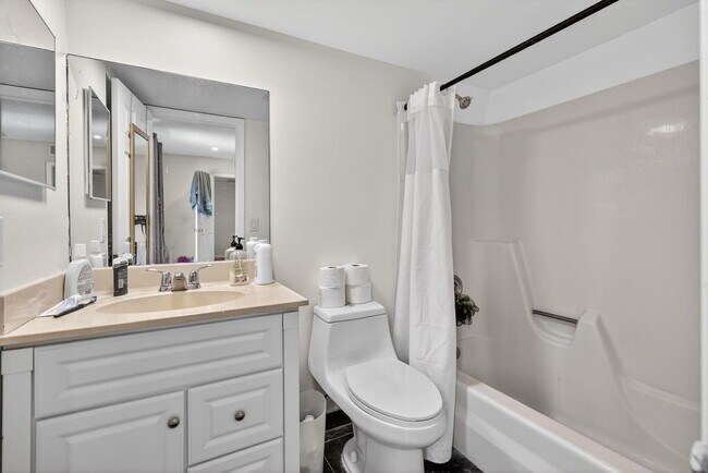 Building Photo - 110 N Delaware Blvd