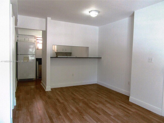 Building Photo - 29 Santillane Ave