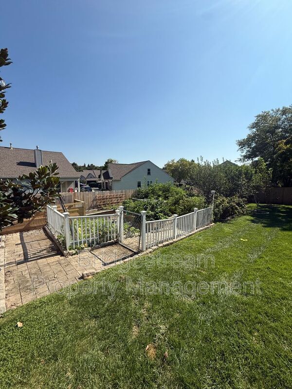 Building Photo - 7425 Pelbrook Farm Dr