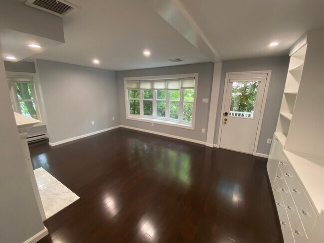 Building Photo - WOW!! BRIGHT AND SPACIOUS WATERTOWN UNIT W CENTRAL AIR, WASHER/DRYER