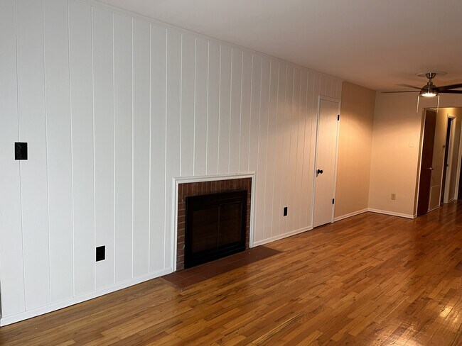 Building Photo - 8 Kenny Ct