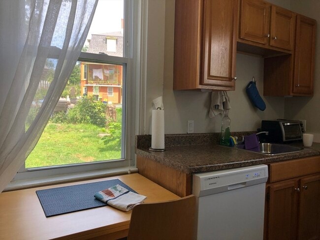 Building Photo - 13 Nonantum Pl