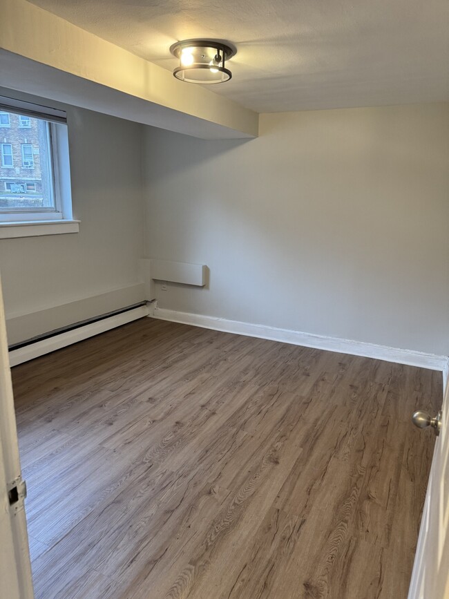 Building Photo - 63 Selkirk Rd